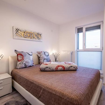 Luxury Westpark 2 Presidentialsuite With Lake View W4 Bucarest Esterno foto