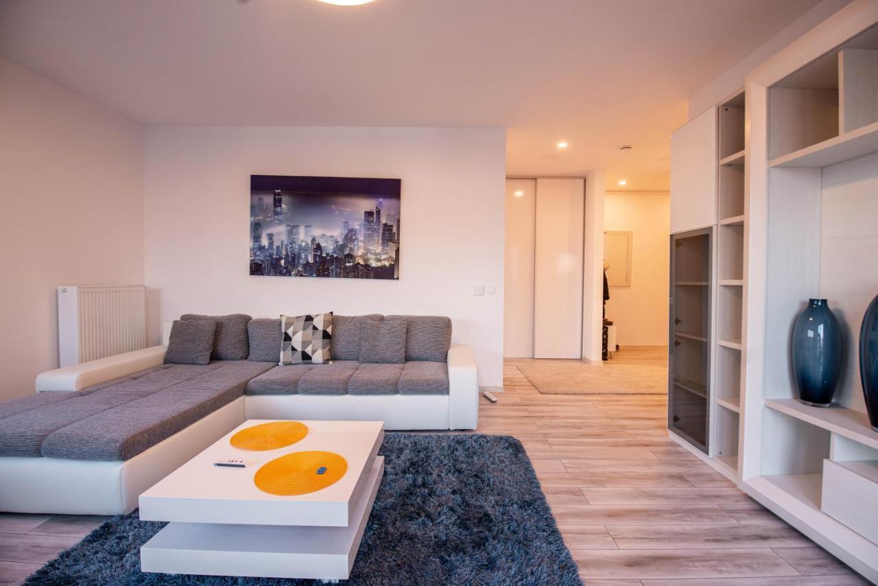 Luxury Westpark 2 Presidentialsuite With Lake View W4 Bucarest Esterno foto