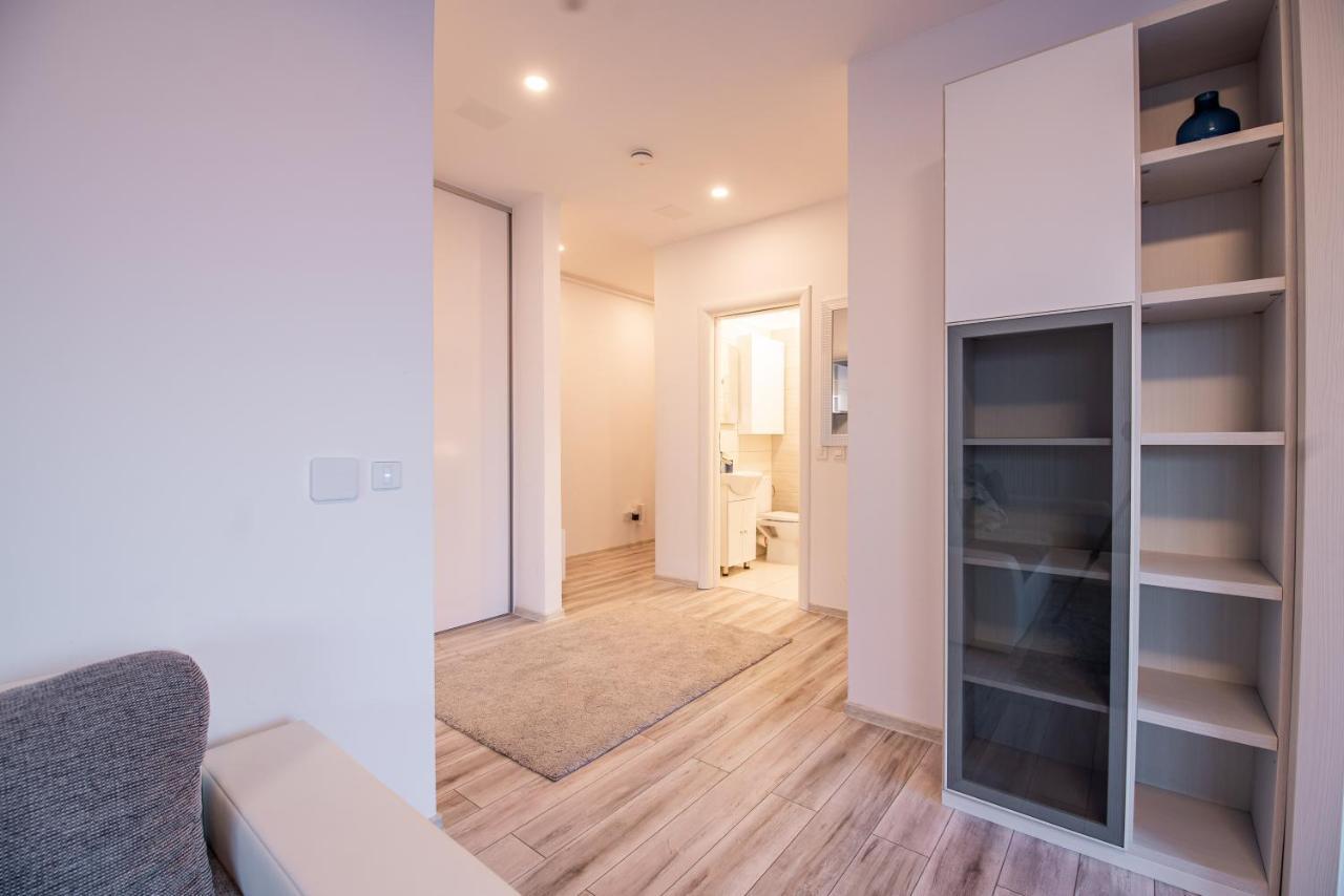 Luxury Westpark 2 Presidentialsuite With Lake View W4 Bucarest Esterno foto