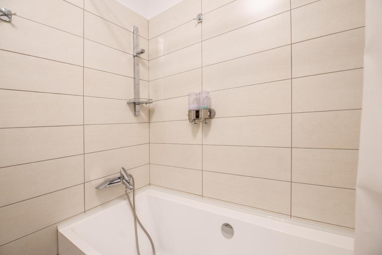 Luxury Westpark 2 Presidentialsuite With Lake View W4 Bucarest Esterno foto