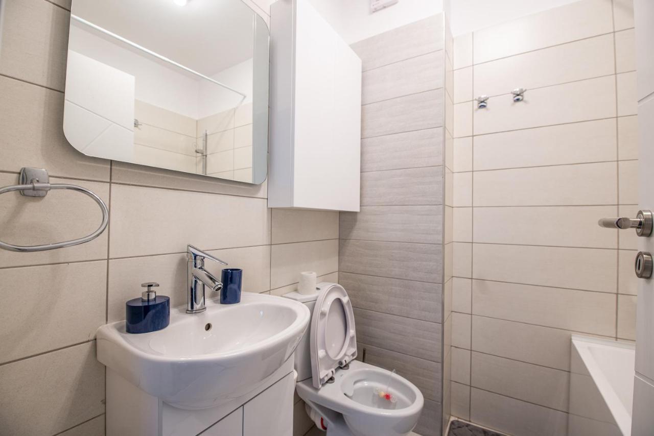 Luxury Westpark 2 Presidentialsuite With Lake View W4 Bucarest Esterno foto